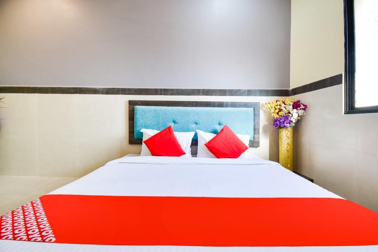 Oyo Hotel Karemore Celebration Bhandāra Exterior photo